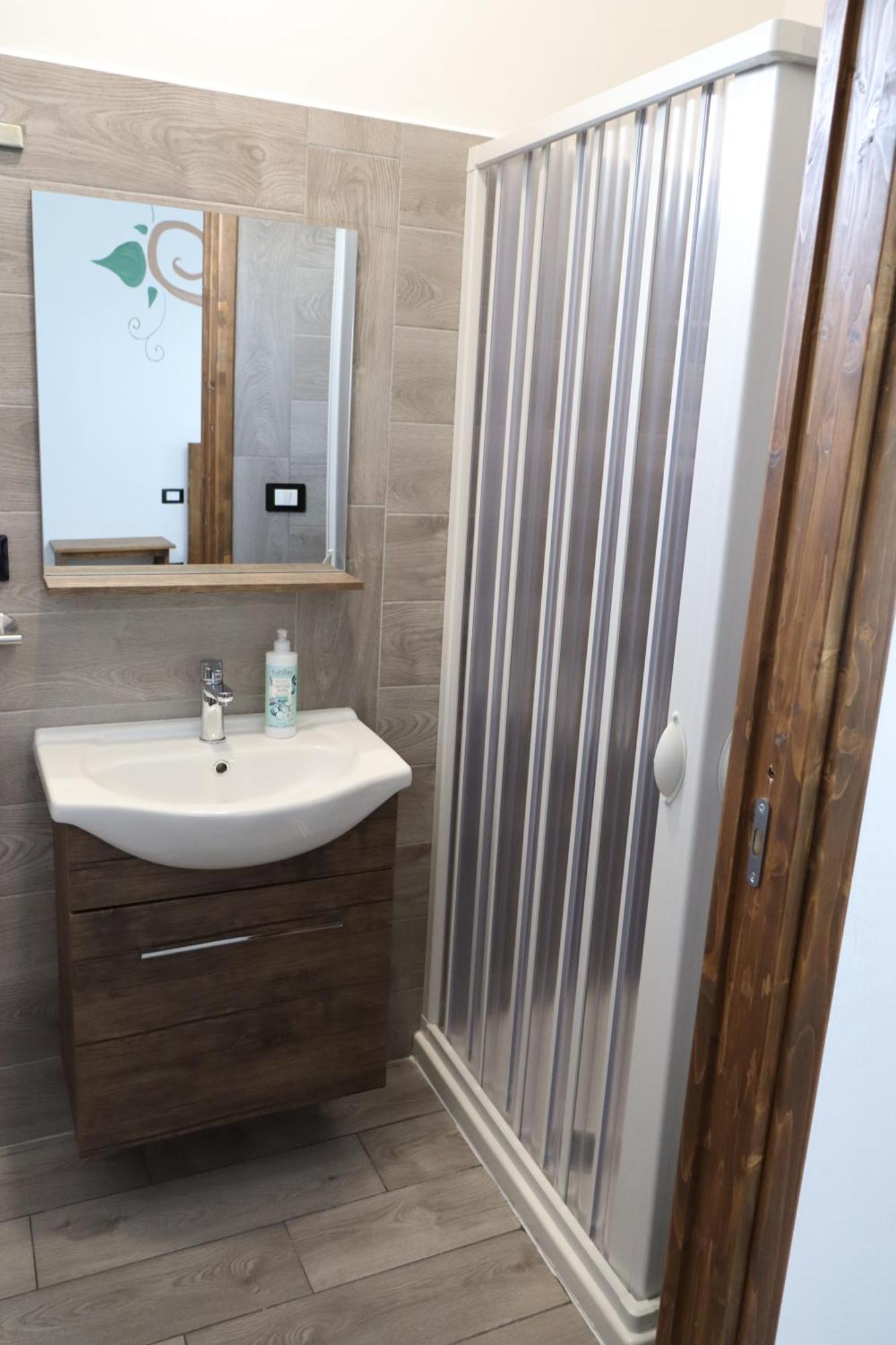 Ligustro Home Laino Borgo Zimmer foto